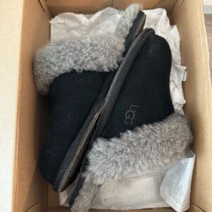 UGG Black Scufette II